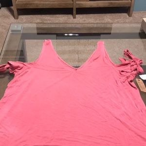 AE cold shoulder top!